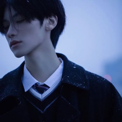 个性男生微信头像高级真人图片