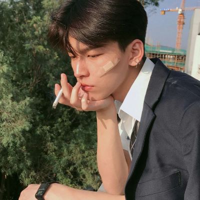 2025全新个性活出自我的男生头像图片