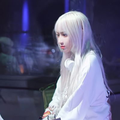 少见的情侣图片头像一男一女真人高清好看