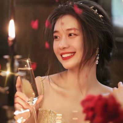 超火高贵冷艳女生头像