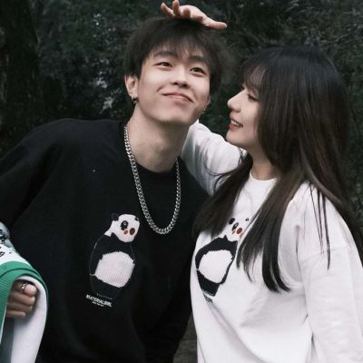 高级高清情侣头像2张双人自拍甜蜜图片