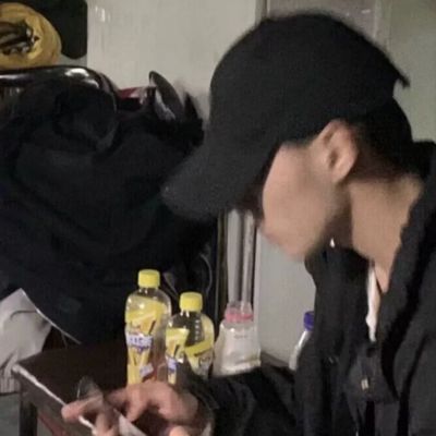 2025新款头像男生真人高清图片