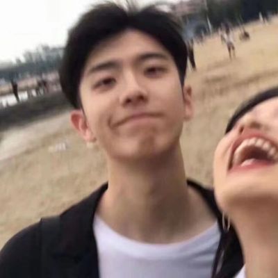 氛围感超赞的情侣头像真人一对两张图片