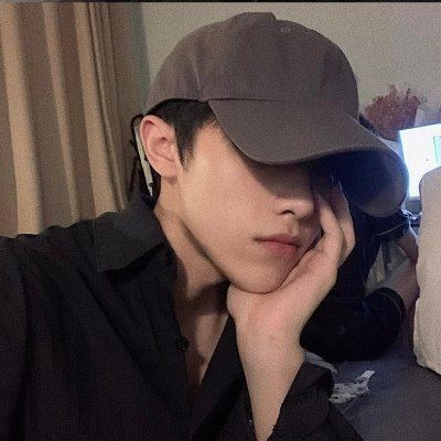 潮酷男生头像高级感冷淡真人高清图片