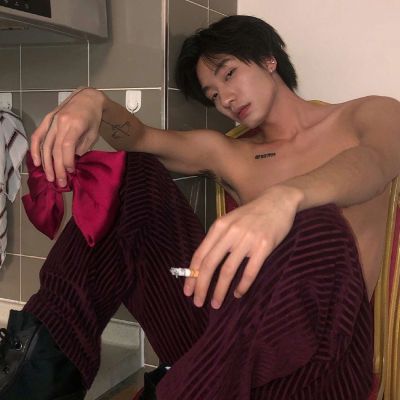 2025全新个性活出自我的男生头像图片