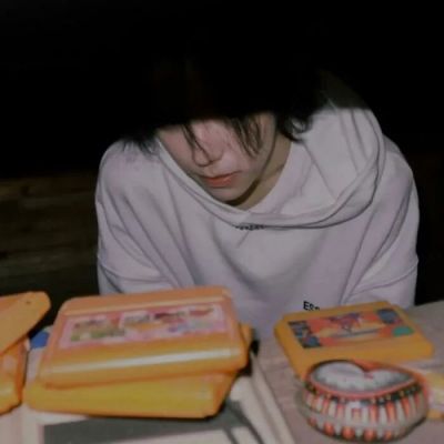 摆烂微信头像男