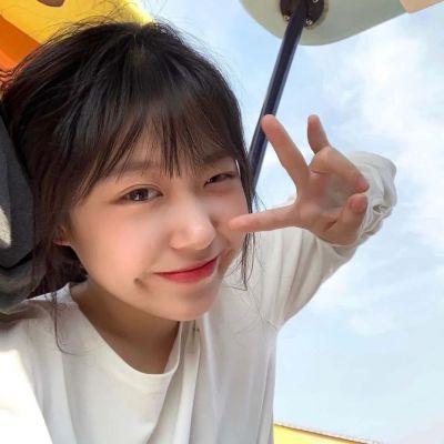 给人一种阳光的女生头像