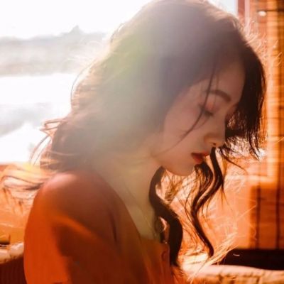 女生头像ins高级质感红色图片