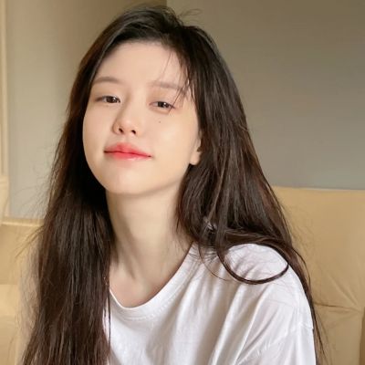 qq清纯同一个人头像女生白色清纯系图片