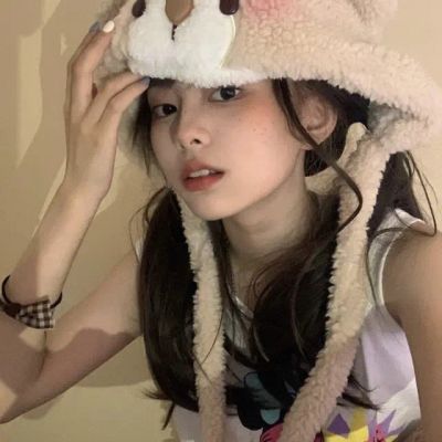 头像2025最火女生真人高清照片
