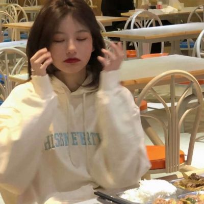 2025最火女生抖音头像