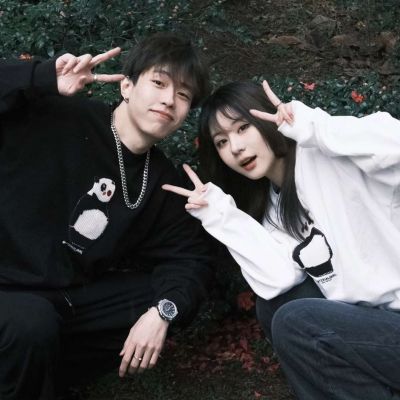 高级高清情侣头像2张双人自拍甜蜜图片