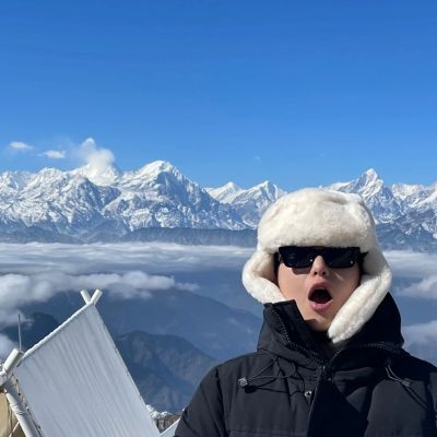 男生头像真人阳光帅气冬天高清图片