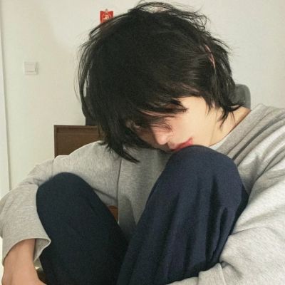 成熟帅气男生头像真人版