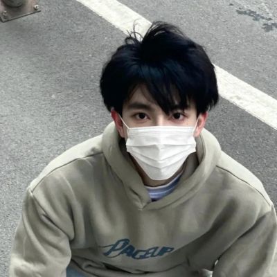 2025头像男真人帅气高冷图片