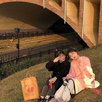 双人闺蜜照户外头像