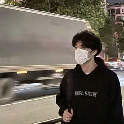 男生好看的头像真人emo高清图片