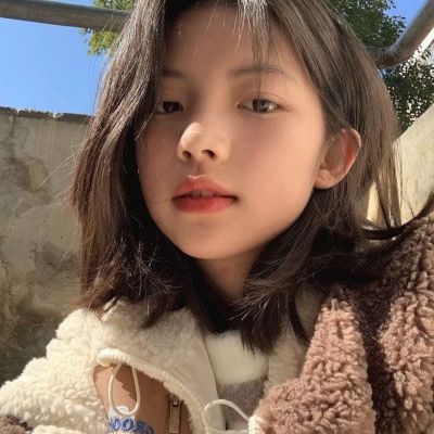 2025新出女头真人照片