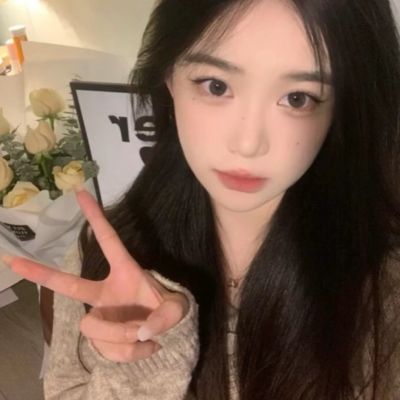 2025头像单人真人女生高清图片