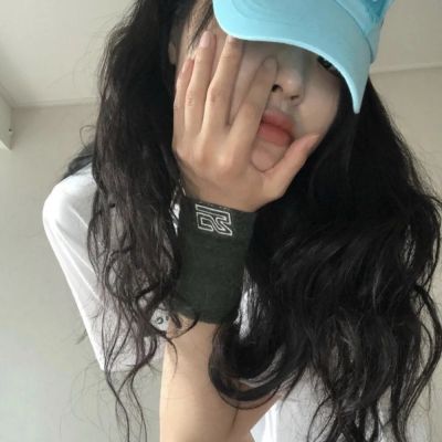 2025年最新款头像女真人高清图片