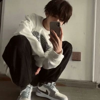 2025优质伤感男生头像真人高清丧系图片