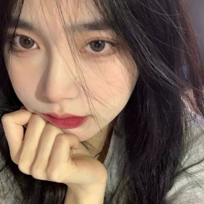 网图超酷女生头像高清真人