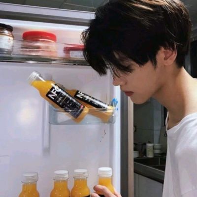 全网最丧的头像男