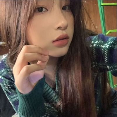2025新出女头真人照片