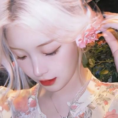 网络女生唯美头像真人超火高清图片