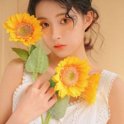 2025唯美女生头像