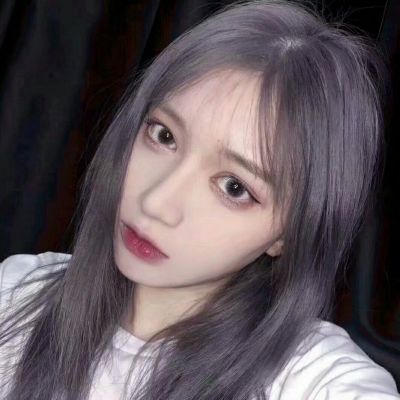 网图超酷女生头像高清真人