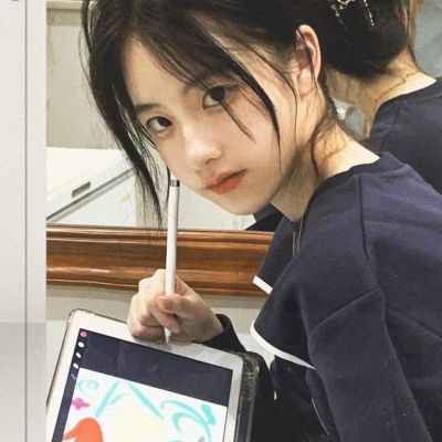 网图超酷女生头像高清真人
