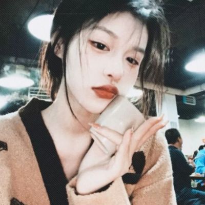 复古头像自拍滤镜女生高清图片