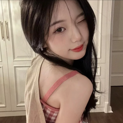 2025新出女头真人照片