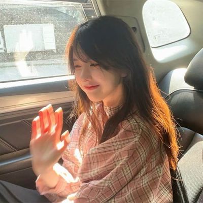 2025年最火真人版女头图片