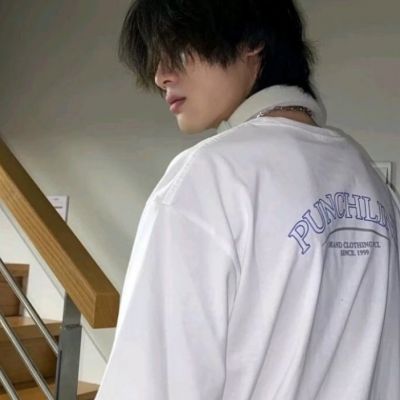 2025优质伤感男生头像真人高清丧系图片