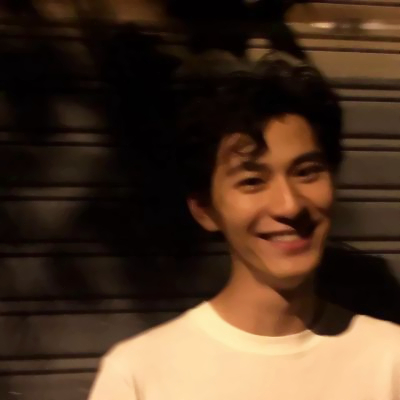 男生沧桑成熟意境头像
