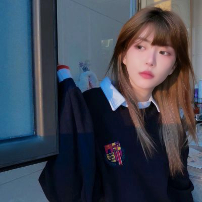 真人小众女生照片头像