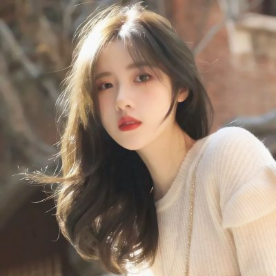 2025年招桃花女头像图片