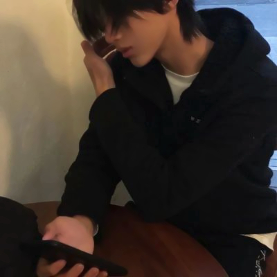 超酷男生头像侧脸杀