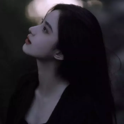 女生头像悲伤温柔伤感