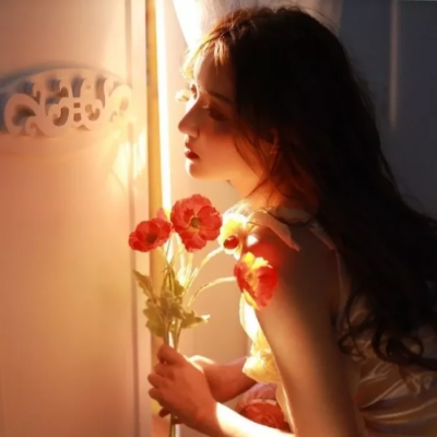 女生头像悲伤温柔伤感