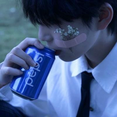 真人男生头像高级感氛围帅气图片