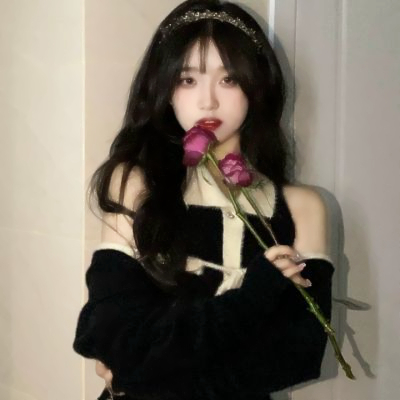 女生捧花唯美头像
