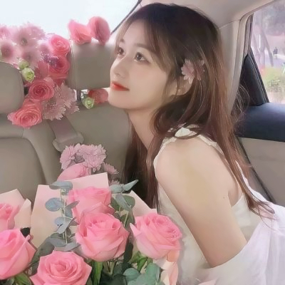 女生捧花唯美头像