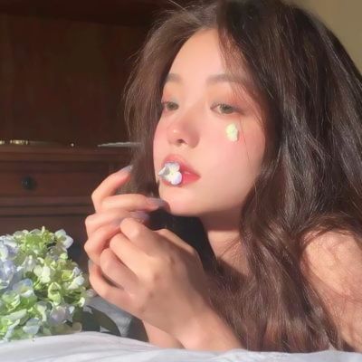 女生头像真人单张