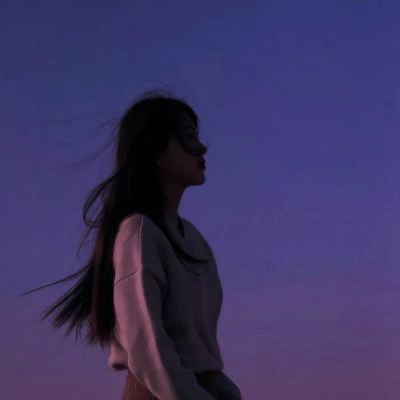 女生头像悲伤温柔伤感