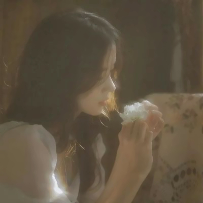 女生头像悲伤温柔伤感