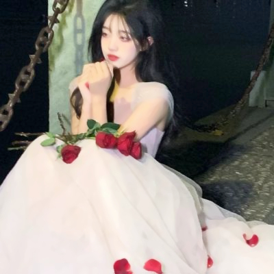 女生捧花唯美头像