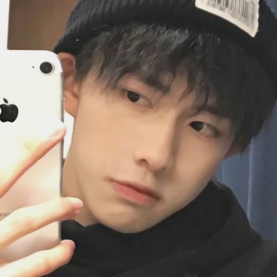2025年最火帅气真人男生微信头像图片